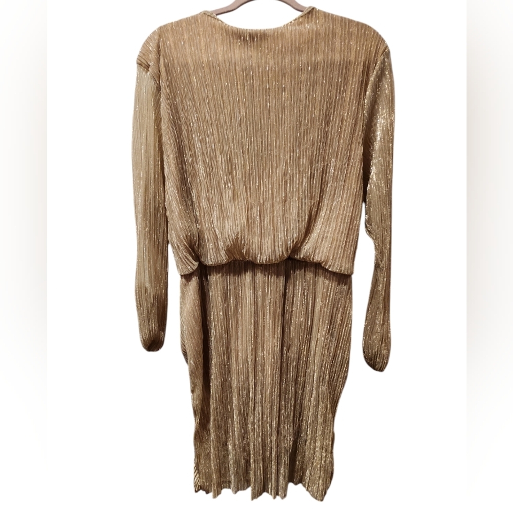 PrettyLittleThing Gold Dress - Picture 6 of 6